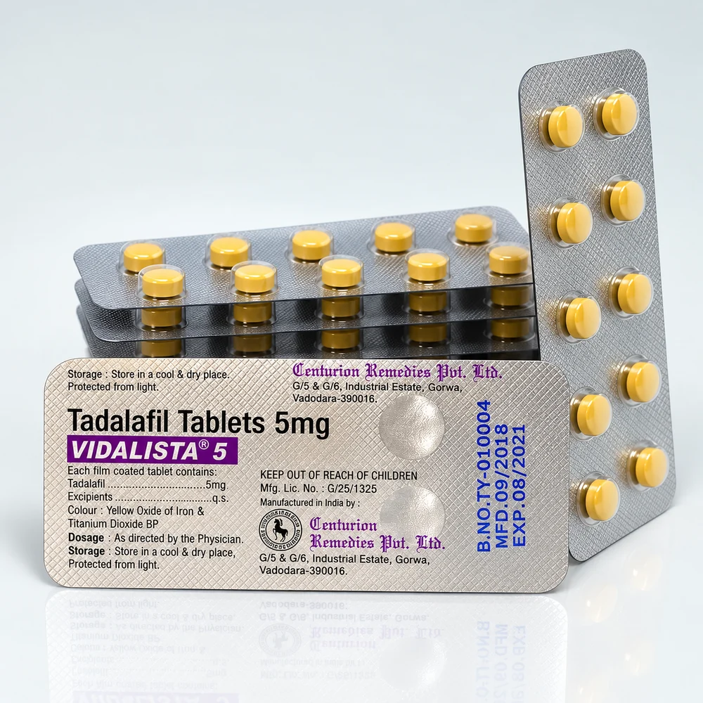 Vidalista 5 mg – několik blistrů se žlutými tabletami zepředu i zezadu
